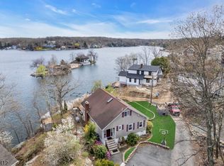 636 Lakeside Ave, Andover, NJ 07821