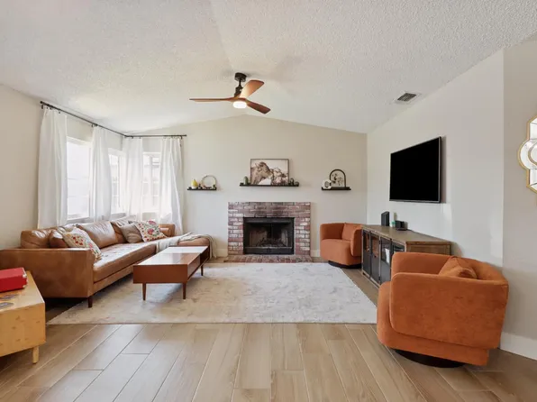 696 Young Way, Roseville, CA 95678