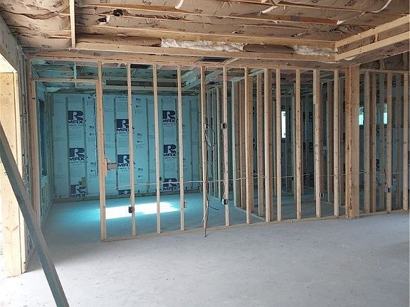 5th image of 427 NE Juanita Court Cpe
