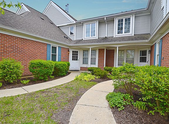 2nd image of 279 Doral Ct
