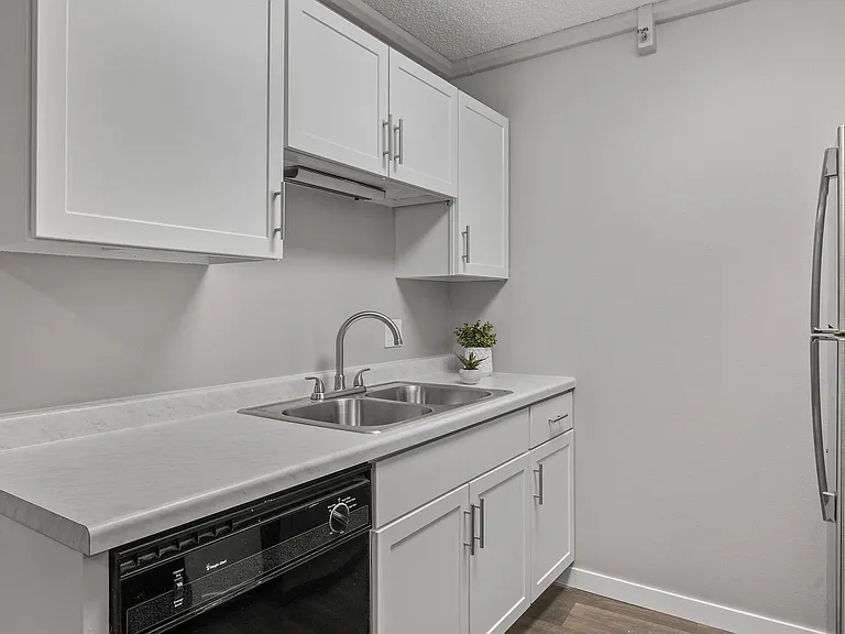 Hillcrest Place — Photo 34