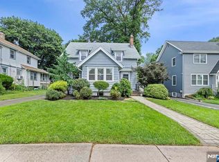 59 W Forest Ave, Teaneck, NJ 07666