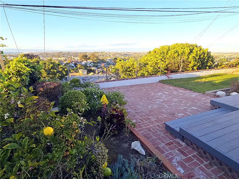 341 Avenida Atezada — Photo 33