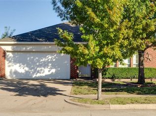 8536 Rainy Lake Dr, Fort Worth, TX 76244