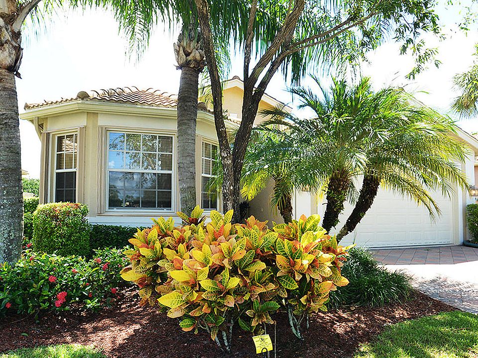 Home For Sale In Valencia Shores