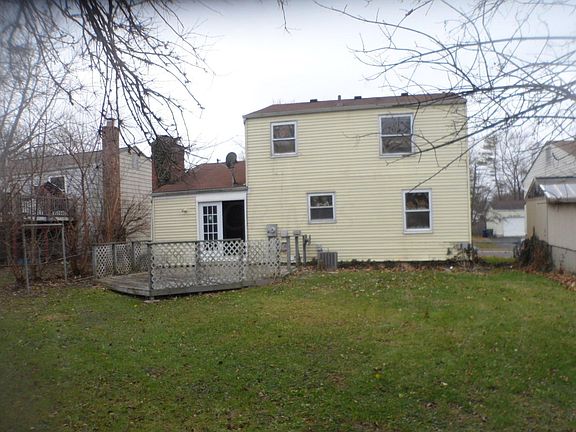 2nd image of 2104 Jade St