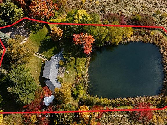 2nd image of 8 Renwood Pl
