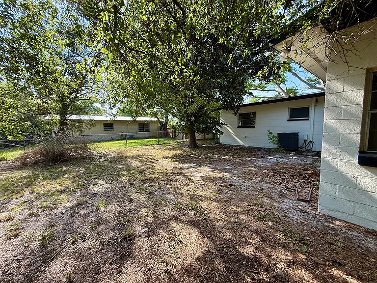 1112 Northview Dr — Photo 16