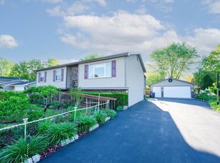 38059 N Holdridge Ave, Beach Park, IL 60087