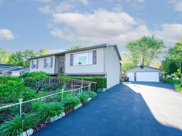 38059 N Holdridge Ave, Beach Park, IL 60087