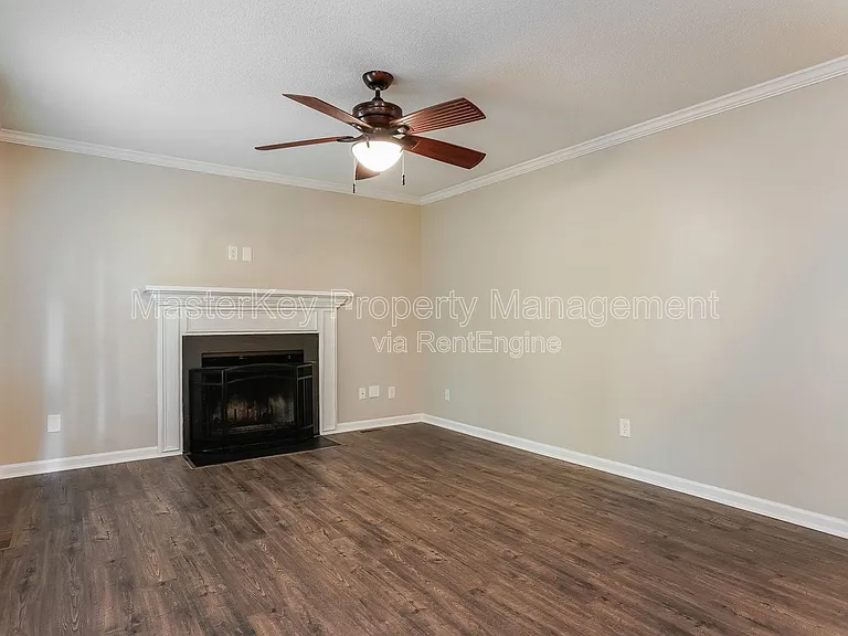 220 W Elm Ave — Photo 9