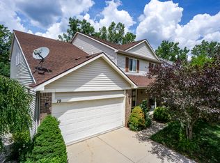 79 Larchwood Ave, Troy, MI