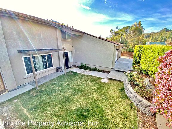 5th image of 961 Loma Portal Dr