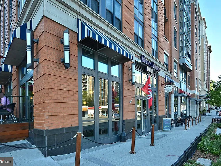 1210 S Barton St #331 — Photo 10