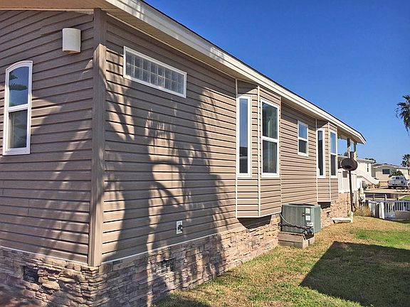 5th image of 335 Sand Dollar Dr