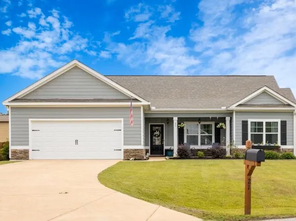 21 Belmont Dr, Fort Mitchell, AL 36856