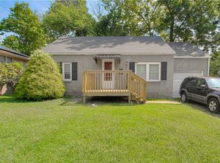1927 S Ash Ave, Independence, MO 64052