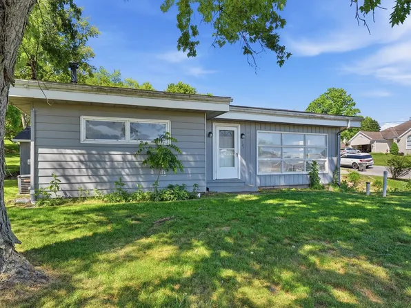 121 Crescent St, Evans City, PA 16033