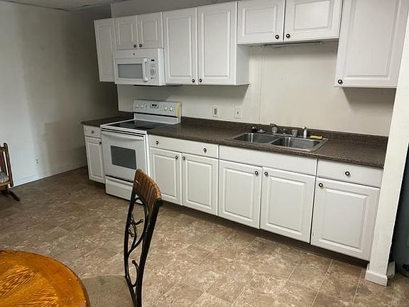3rd image of 213 N Sturgeon St #215-A