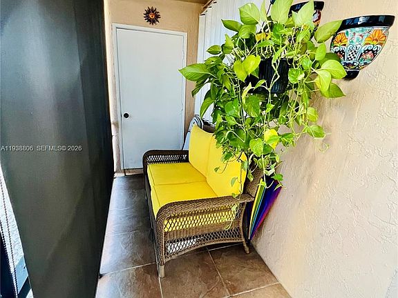 5th image of 1190 Washington Cir #1190K