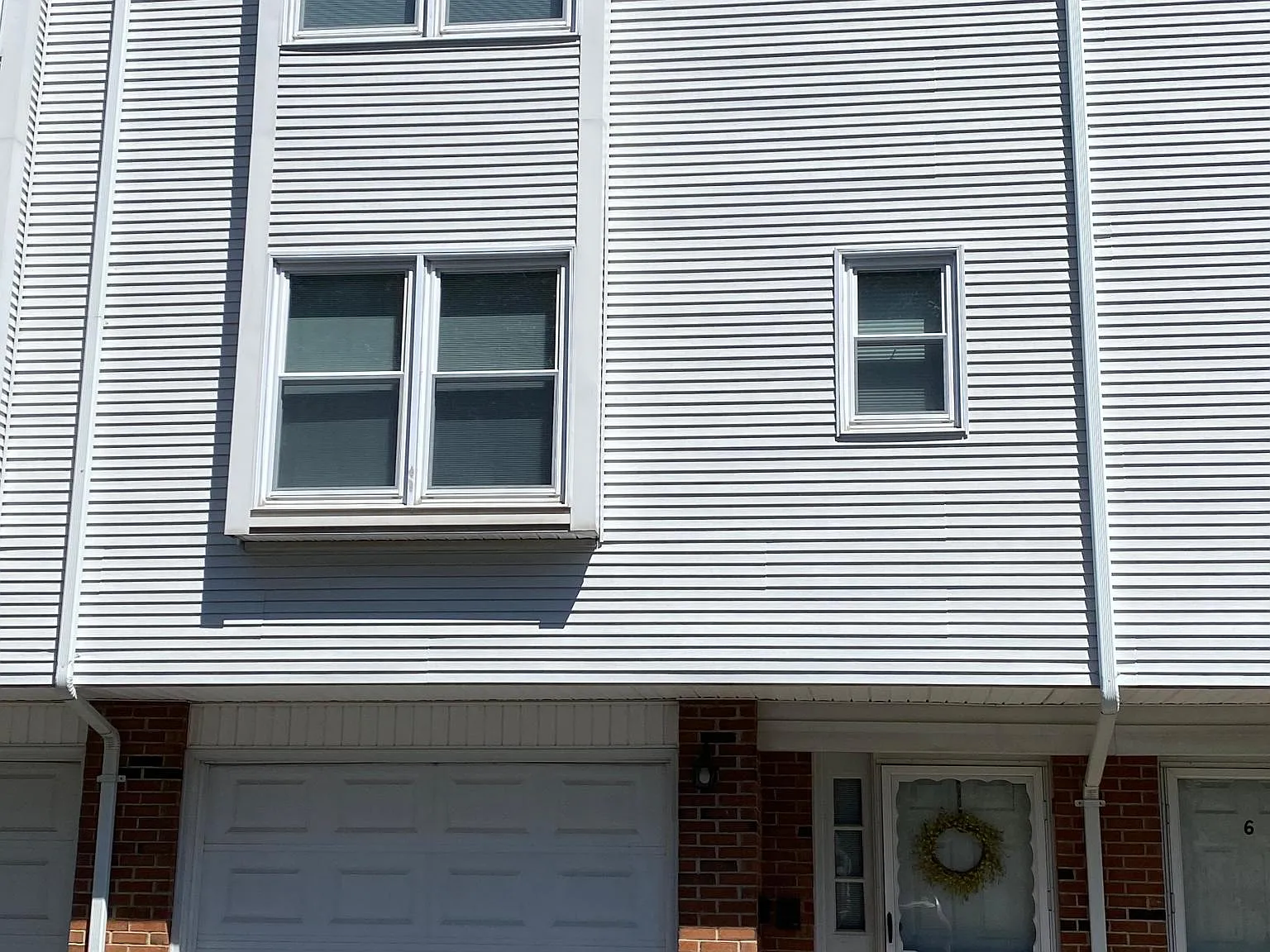 2 bed, 1.5 bath, 1176 sqft, $2,600 — Photo 1