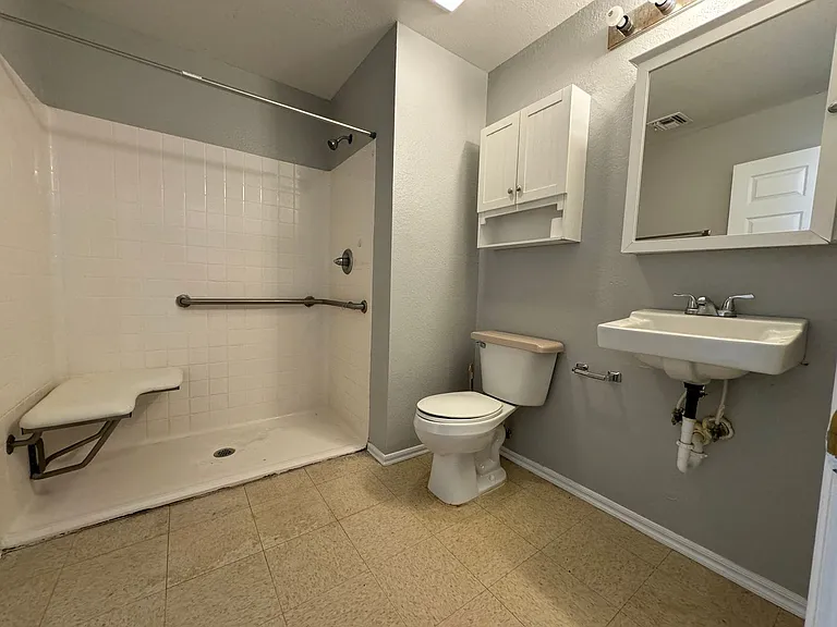 1801 SW C Ave #B — Photo 6