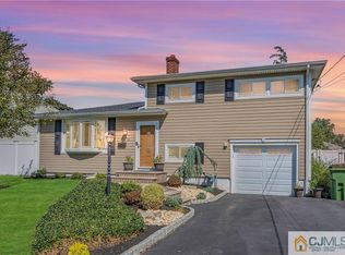 51 Stony Rd, Edison, NJ 08817