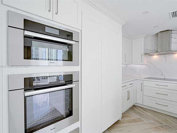 2nd image of 275 NE 18th St Penthouse 7