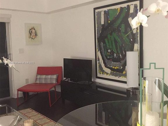 4th image of 1610 Lenox Ave APT 209