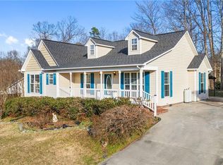 12 Shanda Ct, Thomasville, NC 27360
