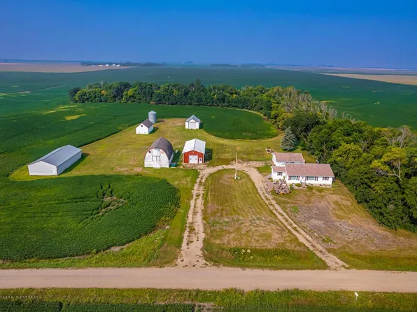 3825 135th Ave SE, Hill Township, ND 58071