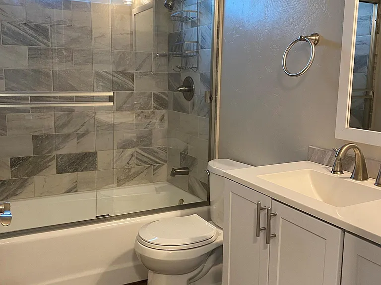 8 Hickory Dr — Photo 6