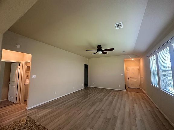 5th image of 482 Terra Vista Cir