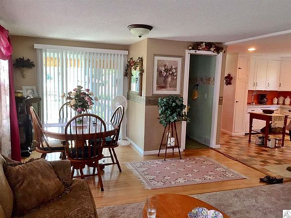 5th image of 303 Lawler Ave N