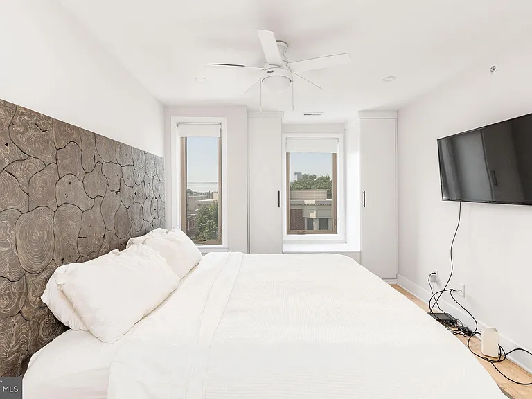 1733 Carpenter St #D — Photo 17