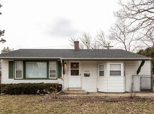 6038 Hampton Dr, Carpentersville, IL 60110