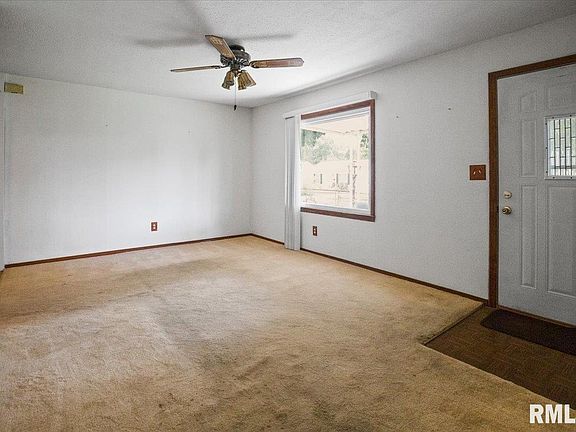 5th image of 2613 Burton Dr