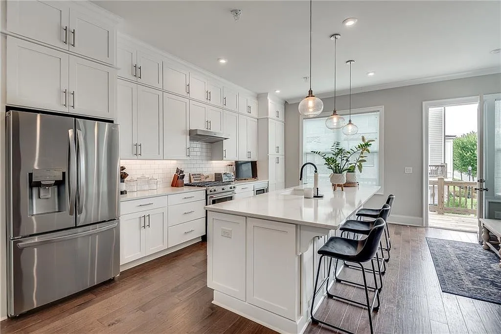 4 bed, 4.5 bath, 3137 sqft, $5,700 — Photo 3