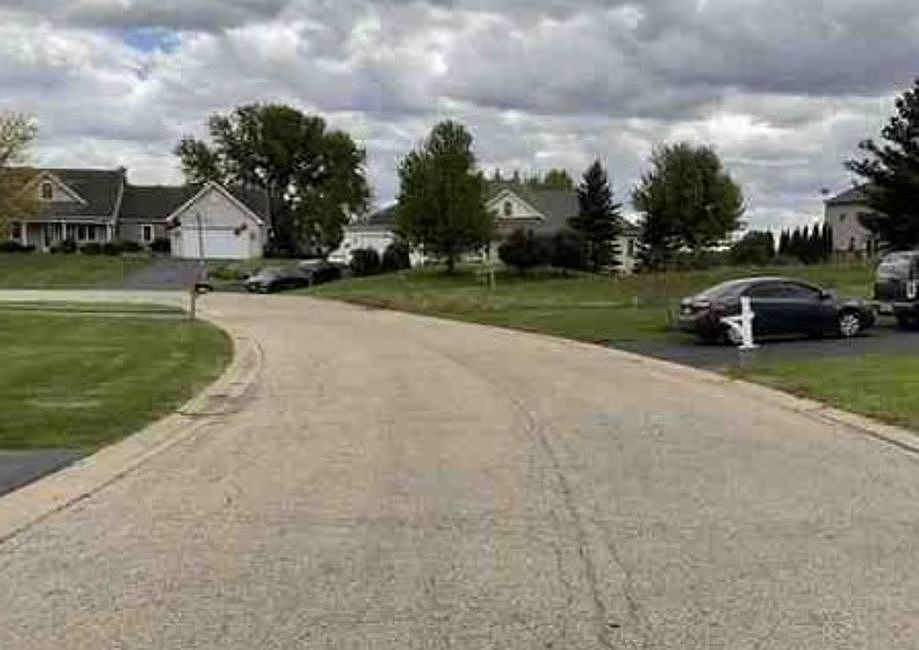 Exterior Neighborhood (street photo)