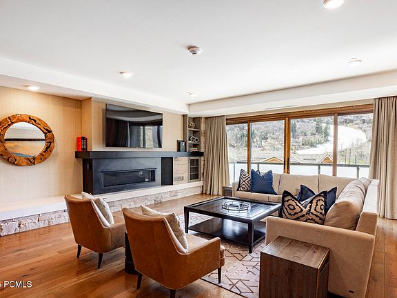 2nd image of 2290 Deer Valley Dr E #201