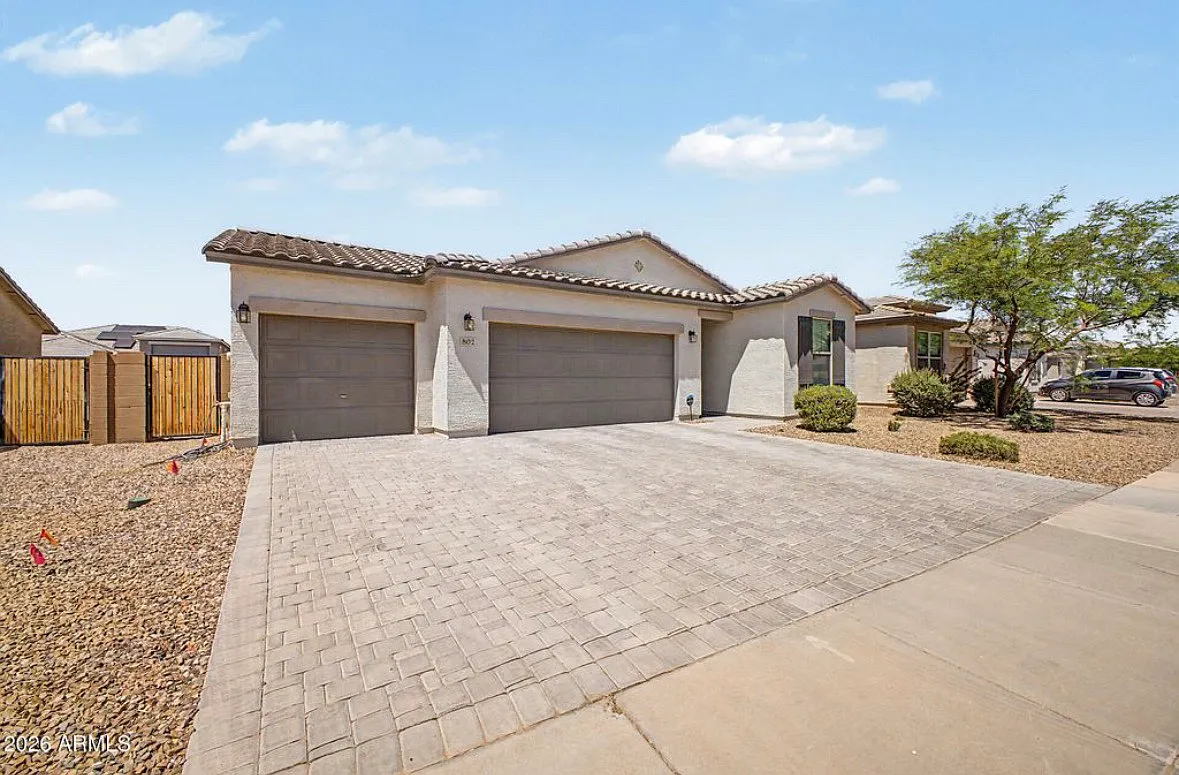 802 W Judi Dr — Photo 1