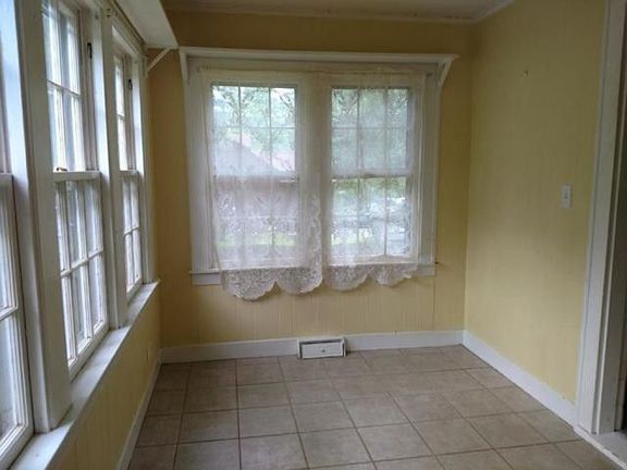 5th image of 35429 N Sheridan Dr