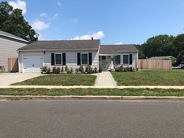 2nd image of 32 Mast Dr