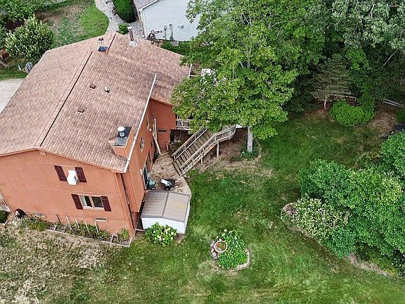 5th image of 1625 Spruce Ct