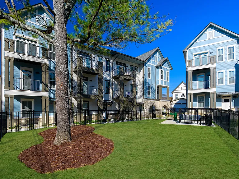 Oakbrook Townhomes — Photo 24