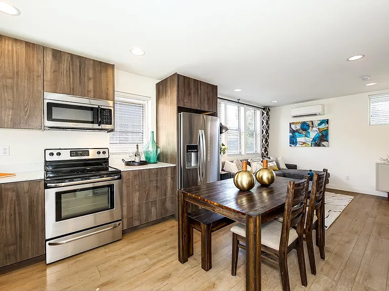 4038 California Ave SW — Photo 9