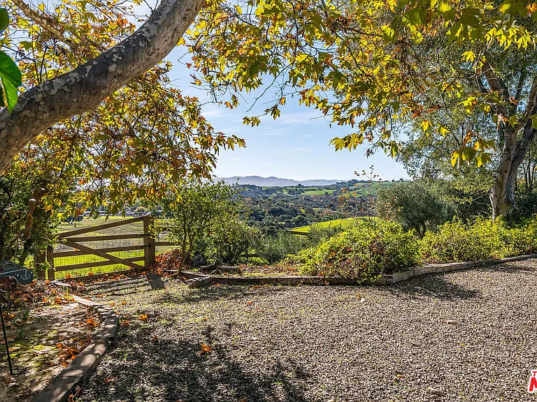 2975 Calle Bonita — Photo 48