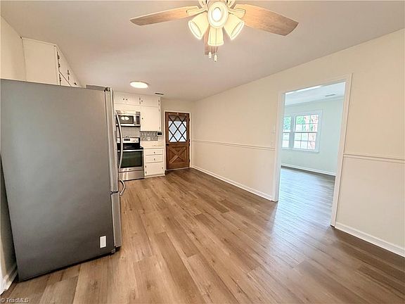 5th image of 3216 Country View Rd