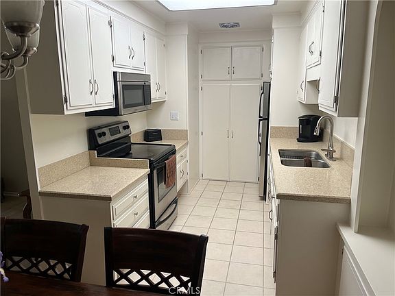 5th image of 2234 Via Puerta Unit C