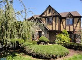 347 Fox Hollow Dr, Feasterville Trevose, PA 19053